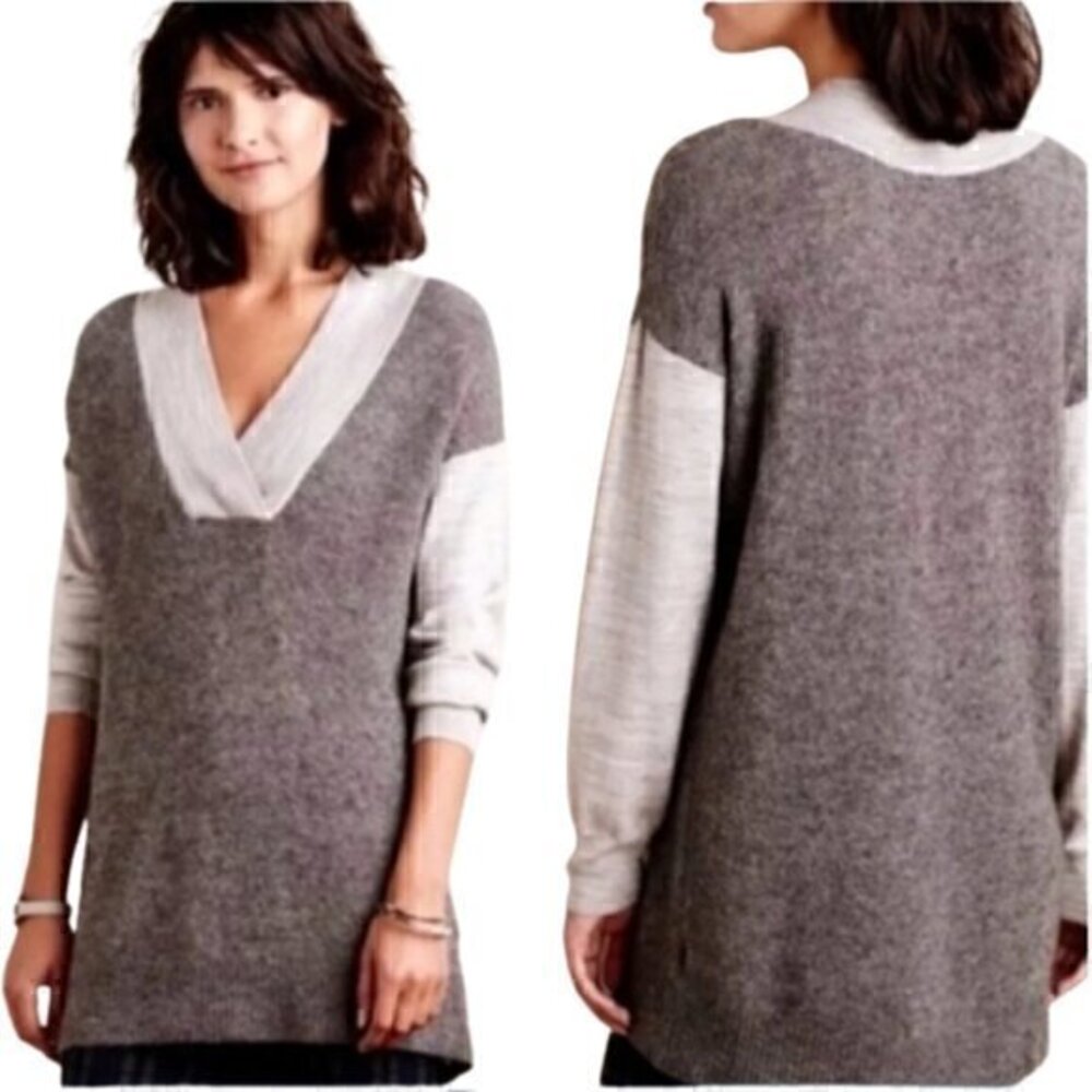 [Anthropologie Moth] V-neck Two Tone Wool Sweater - Size XS